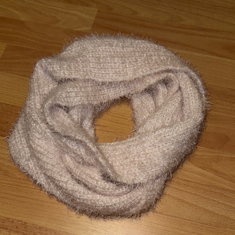 abercrombie kids blush pink fuzzy infinity scarf